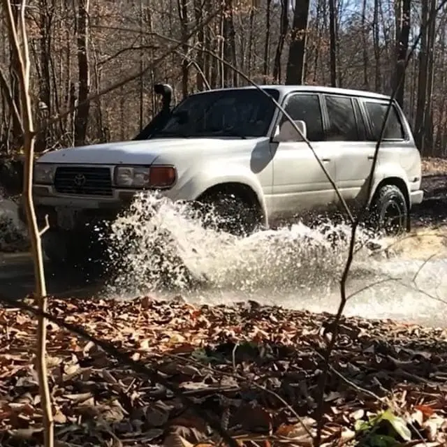 Just an 80 Series Land Cruiser splashing around in the creek. #WaterCrossing #Offroading #Toyota #LandCruiser #DBBB #RedRiverGorge