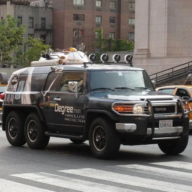Please discuss. #fjcruiser #6wheel