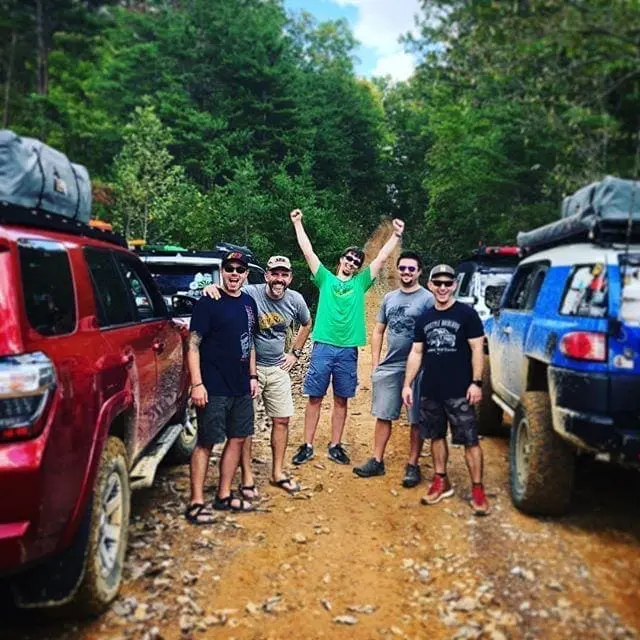 Trails are better with good friends to share them with.

#overland #overlanding #offroad #offroading #trailriding #redrivergorge #4runner #fjcruiser #4×4