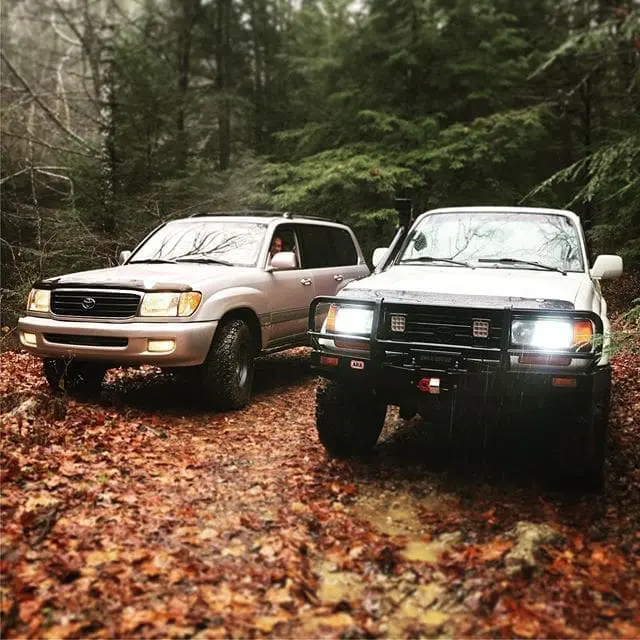 Just a couple generations of Land Cruisers in their natural habitat. 
#Toyota #LandCruiser #80series #100series #GetOutside #Wheeling #RedRiverGorge
