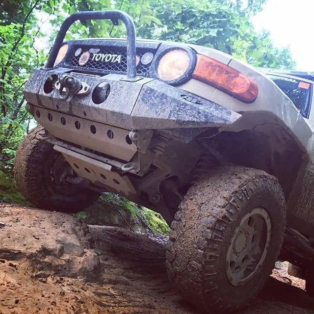 Just an FJ Cruiser in it’s natural habitat. Who wants to wheel this weekend? 
#Toyota #FJCruiser #4wheeling #Overlanding #Offroading #RedRiverGorge