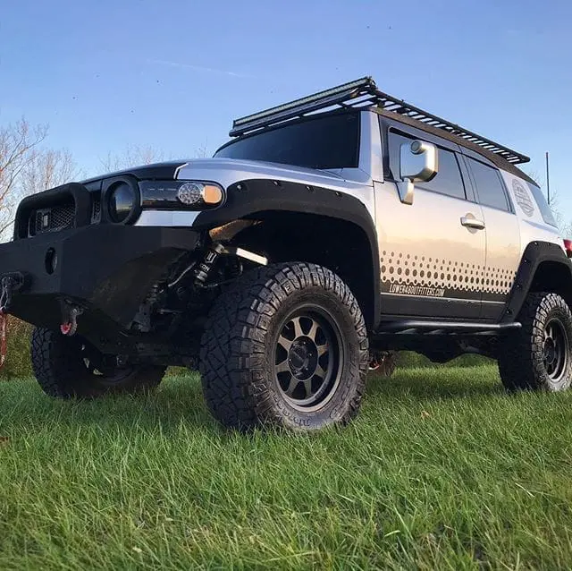 She still cleans up quite nicely. .
.
#FjCruiser #Toyota #Overland