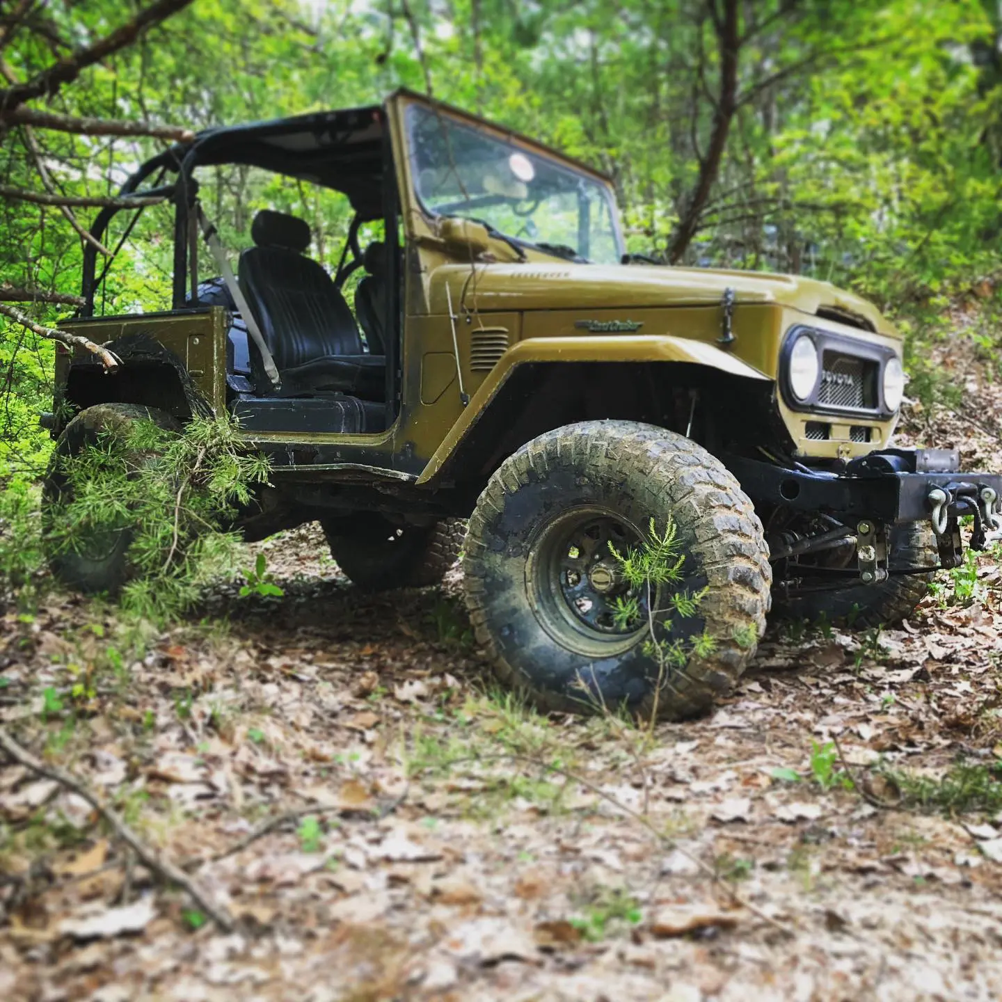 Spotted in the wild! .
.
.
.
.
.
#LandCruiser #40Series #FJ40 #4×4 #Offroad #Wheeling #GetOutdoors