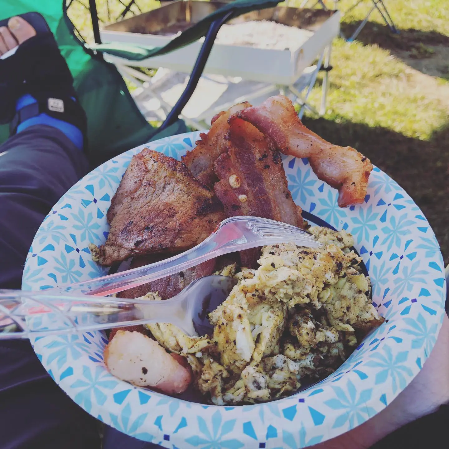 What’s your favorite camping meal? This breakfast of meats is looking tasty!
.
.
.
#camping #campbreakfast #ham #bacon #sausage #eggs #blackstonegriddle