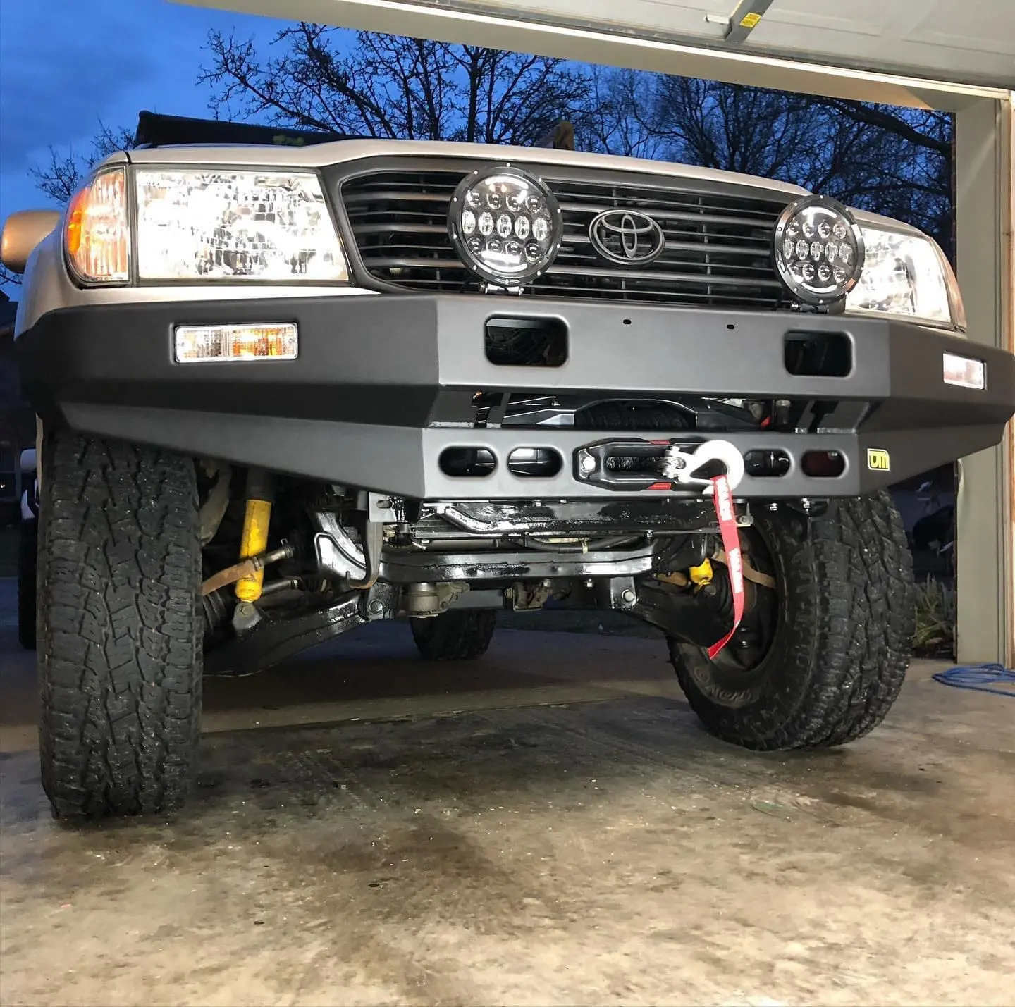 Anyone else have a weekend project? We helped get this 100 Series fitted with a new TJM Bumper and Warn winch. 
.
.
.
.
.
#100Series #LandCruiser #Overlanding #Overland #Offroad #WarnWinch #ExploreAmerica #ExploreKentucky